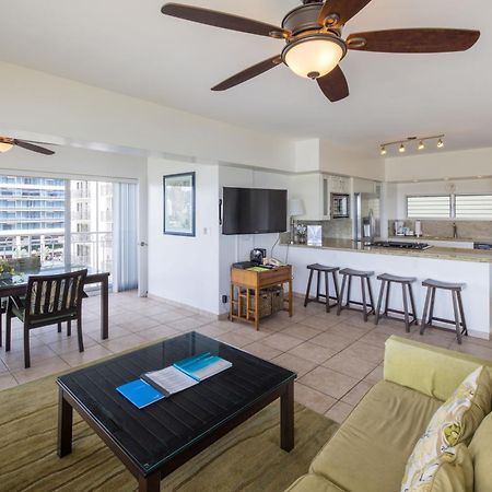 Waikiki Shore By Outrigger Honolulu Exterior photo
