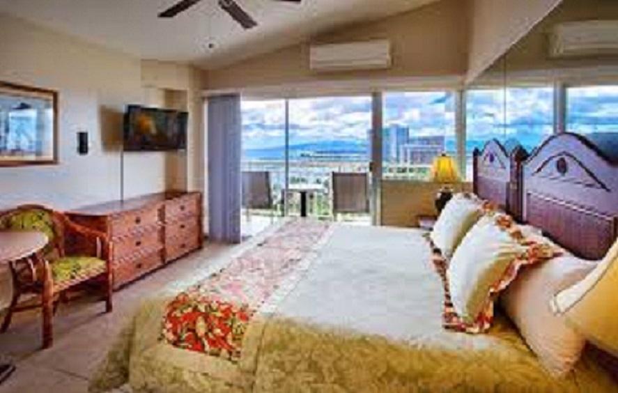 Waikiki Shore By Outrigger Honolulu Room photo