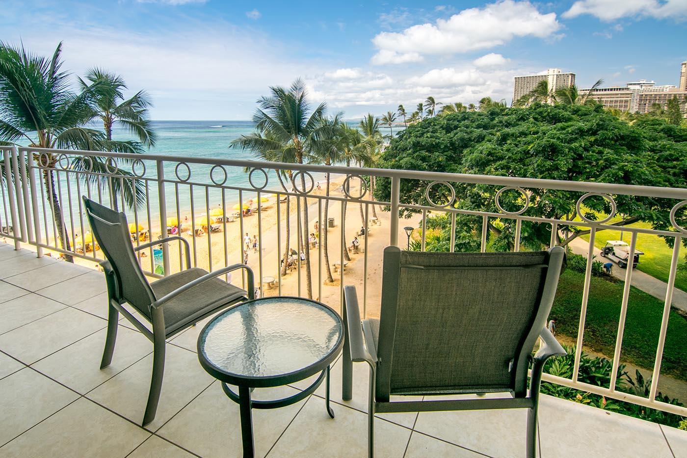 Waikiki Shore By Outrigger Honolulu Exterior photo