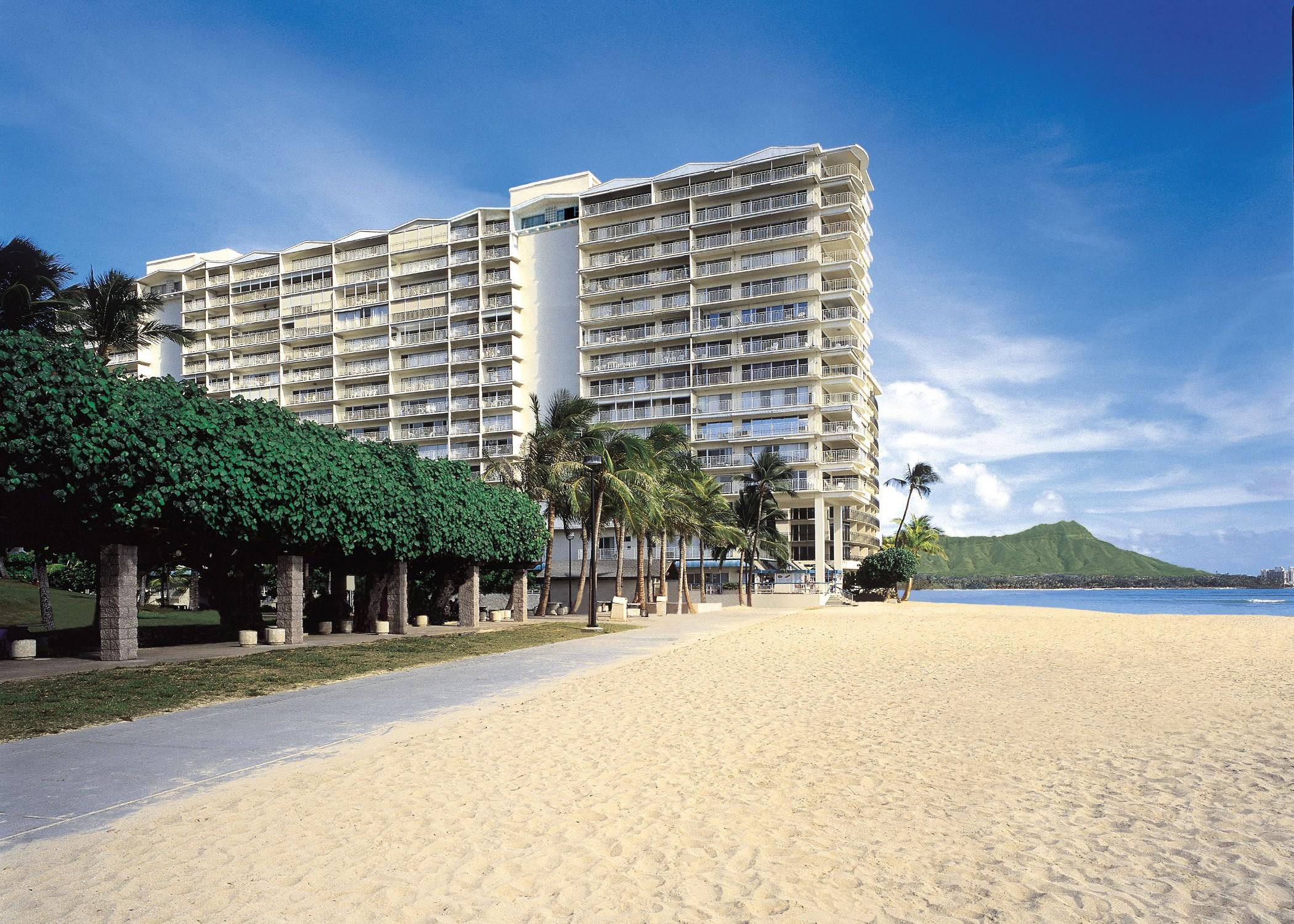 Waikiki Shore By Outrigger Honolulu Exterior photo