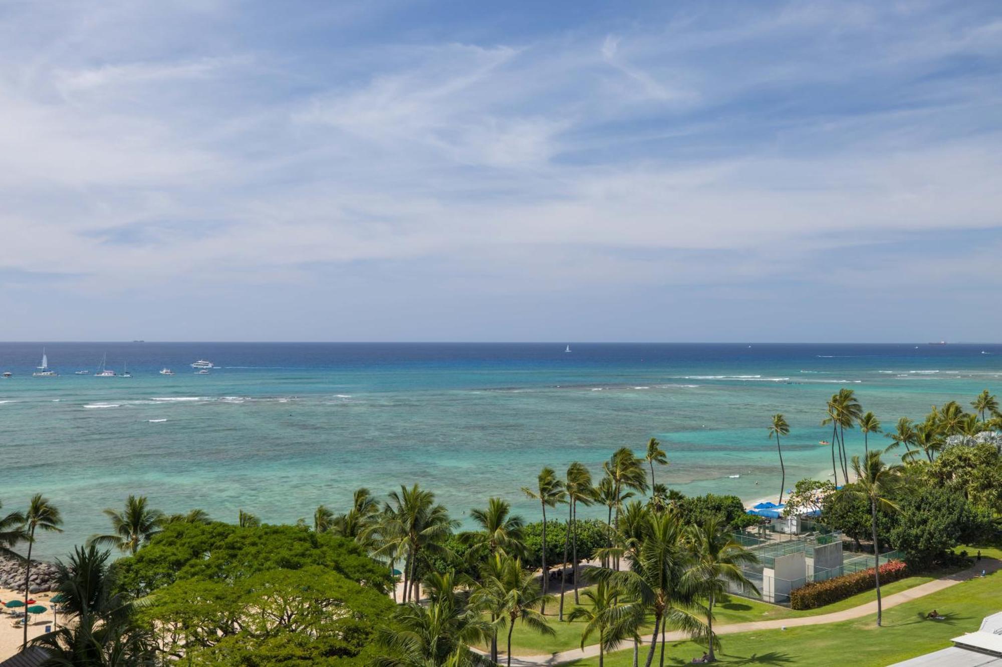 Waikiki Shore By Outrigger Honolulu Exterior photo