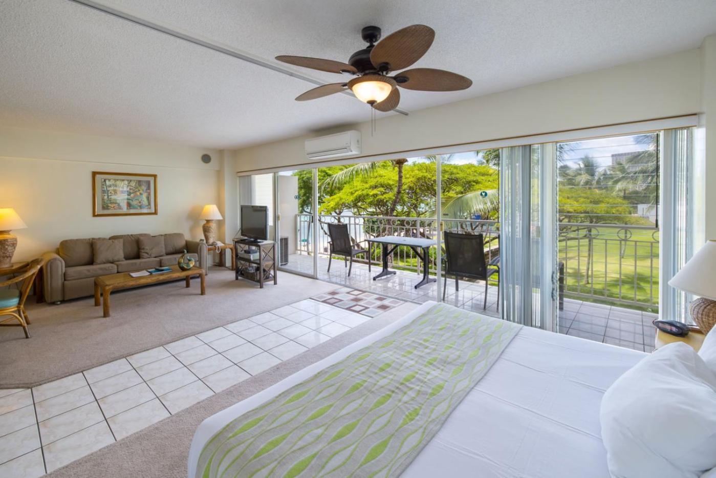 Waikiki Shore By Outrigger Honolulu Exterior photo