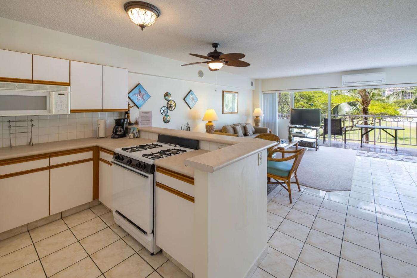 Waikiki Shore By Outrigger Honolulu Exterior photo