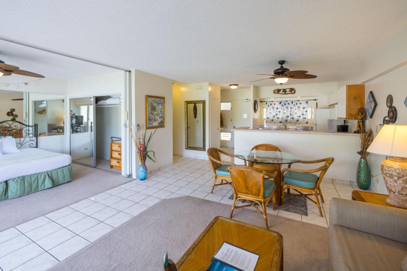 Waikiki Shore By Outrigger Honolulu Exterior photo