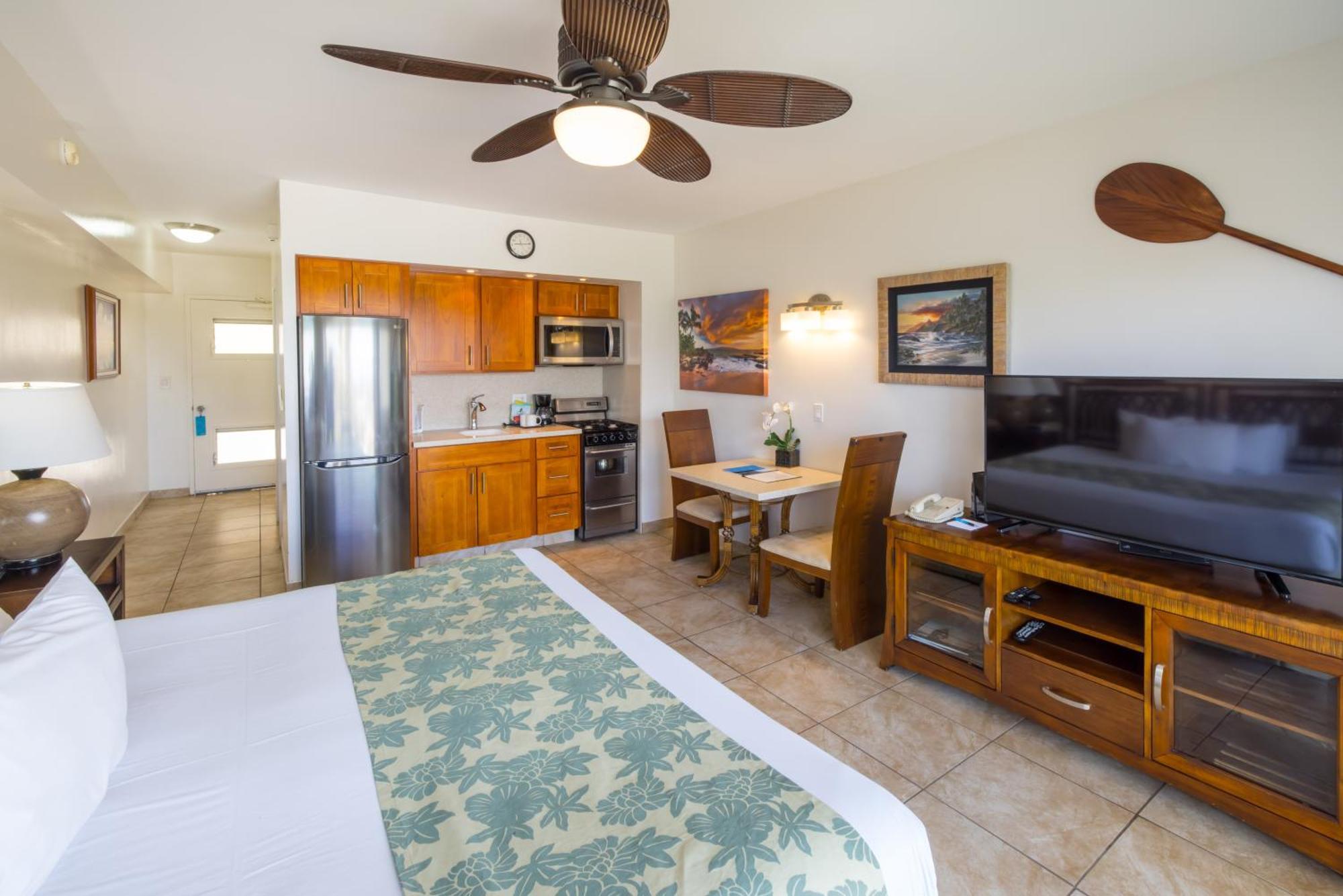 Waikiki Shore By Outrigger Honolulu Exterior photo
